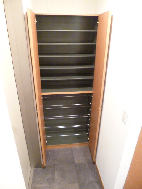 トリアノン南久が原の玄関|靴箱