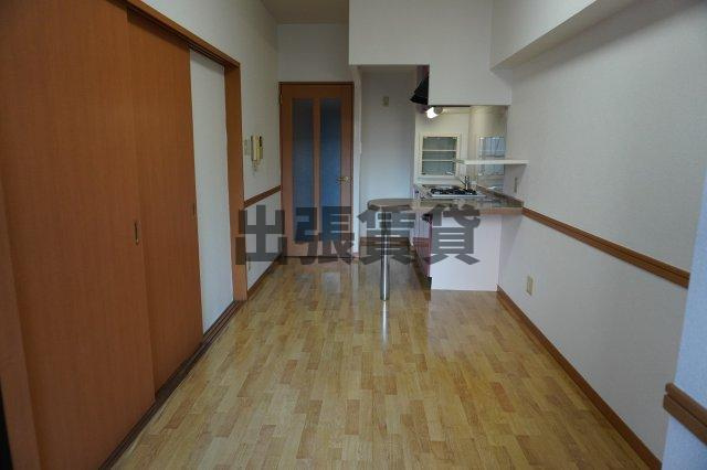 仲介手数料0！！ヴェルジュコートIの居間・リビング