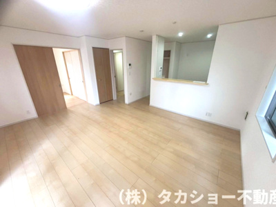 【居間・リビング】 | 稲毛区長沼町　中古戸建
