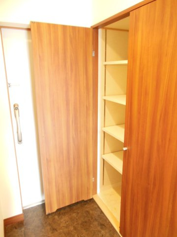 大阪市都島区内代町２丁目の賃貸マンションの玄関