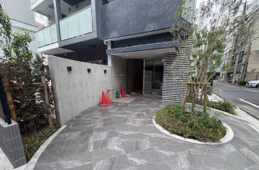 ルミーク文京湯島のエントランス