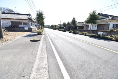 【前面道路含む現地写真】 | 垂水市新城　戸建賃貸(ｵｰﾅｰﾁｪﾝｼﾞ物件)