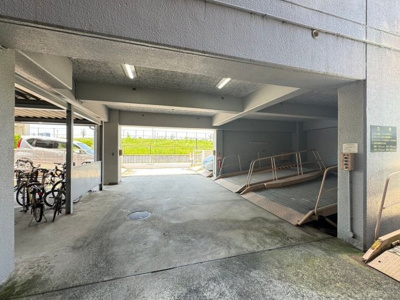 【駐車場】 | ふぁみーゆ堺 | 家探しはどうやってするの？から資金のことや住宅ローン、税金や制度のことまで住宅の難しいことをわかりやすく説明いたします♪