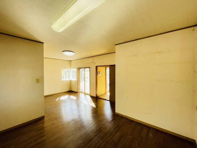 【居間・リビング】 | 比企郡嵐山町廣野　中古戸建