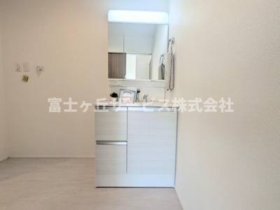 【独立洗面台】 | 磐田市福田 2期 新築一戸建て 1号棟 | 独立洗面台です