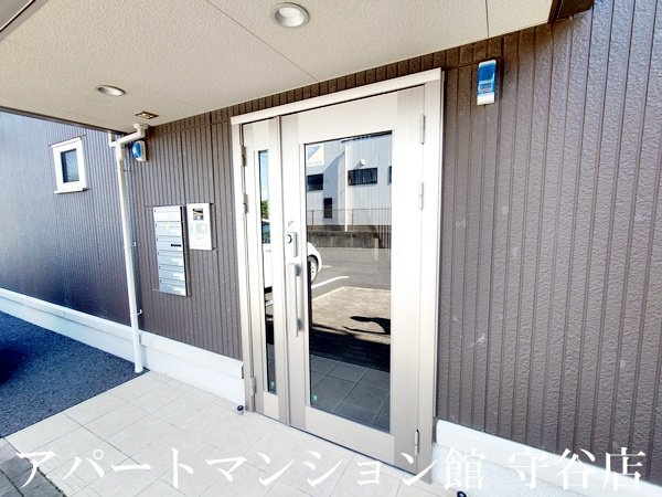 ガードナー百合ヶ丘のエントランス