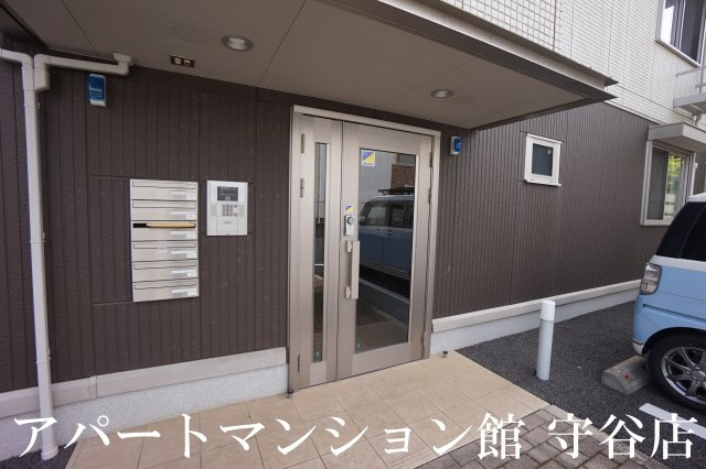 ガードナー百合ヶ丘のエントランス