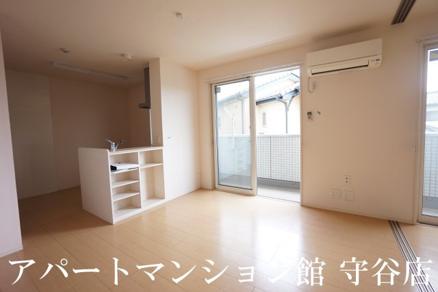 ガードナー百合ヶ丘の居間・リビング