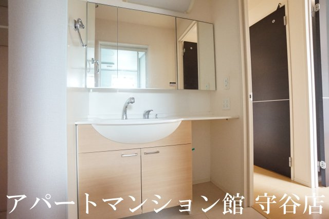 ガードナー百合ヶ丘の独立洗面台