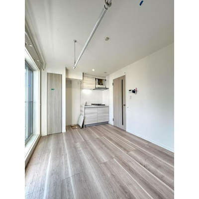 【居間・リビング】 | ウェルスクエア新中野Ⅱ | 7.7帖のきれいな洋室。