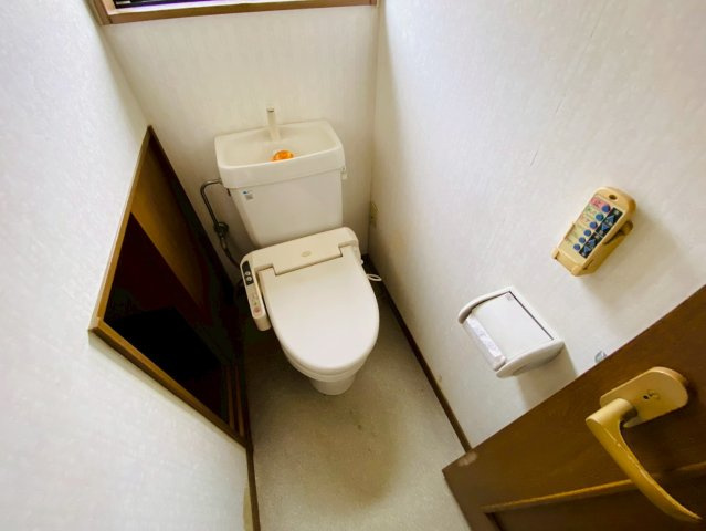 八街ろ　中古戸建のトイレ