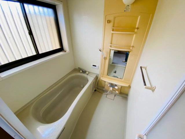八街ろ　中古戸建の浴室