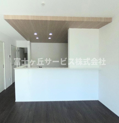 【キッチン】 | 磐田市福田 2期 新築一戸建て 2号棟 | 前から見たキッチンです