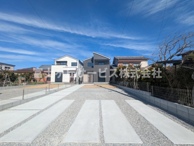 【駐車場】 | 磐田市福田 2期 新築一戸建て 2号棟 | 9台駐車可能です