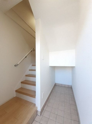 【玄関】 | ラエテルノステラ