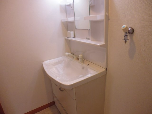 ルマージュ神戸5番館の独立洗面台