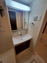 【独立洗面台】 | ※同タイプの写真となります。