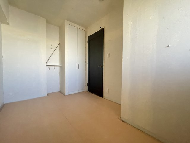 ナイスエスアリーナ荒池公園　の洋室