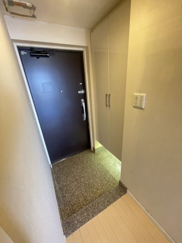 ナイスエスアリーナ荒池公園　の玄関