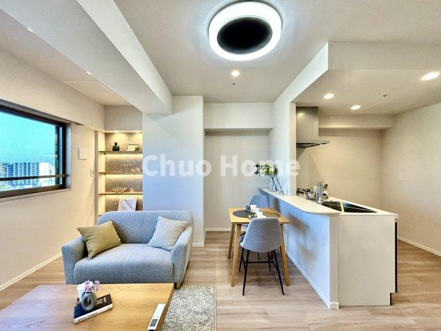 フェルクルールプレスト三ノ輪駅前の居間・リビング|【居間・リビング】「ＬＤＫは家族団らんをデザイン」広いＬＤＫでは家族が集まり一緒の時間を過ごせる工夫がされております。何気ない一日の当たり前のひとコマがいつか一生の宝物になります