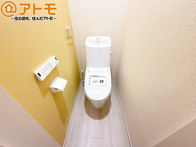 【トイレ】 | 葵区瀬名三丁目13期　新築戸建　全1棟 | 年代を問わず使いやすい洗浄機能付きのトイレ♪肌への負担をも減らせるのでお子様の敏感なお肌も安心！