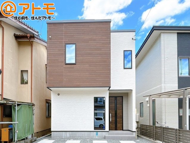 【外観】 | 葵区瀬名三丁目13期　新築戸建　全1棟 | 飽きの来ないシンプルな外観は、長く住むためのポイントのひとつです♪