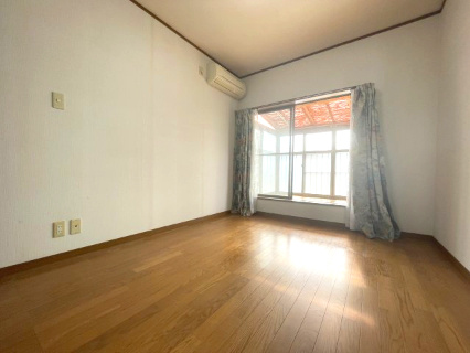 高島市新旭町太田中古戸建の洋室|2階洋室