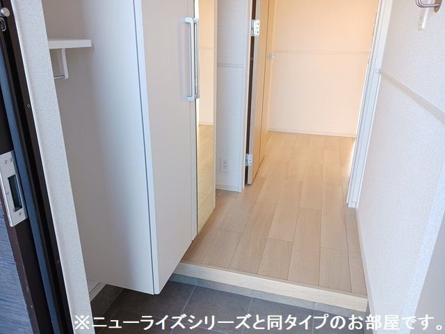 グレースＳＡＭ　Ｂの玄関|明るい玄関です