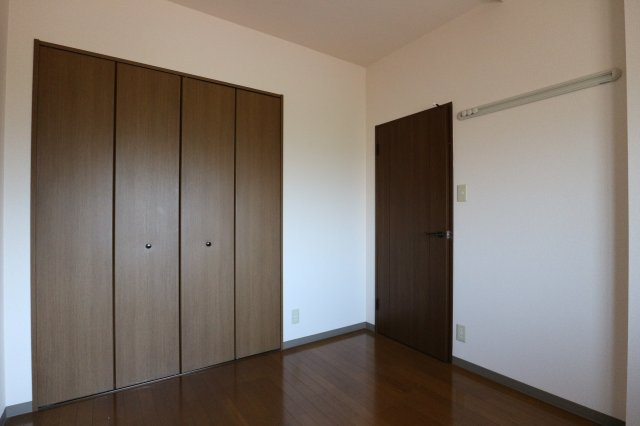 ビューパークヤマモの洋室