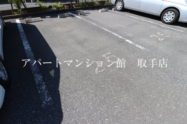 ビューパークヤマモの駐車場