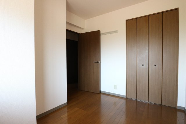 ビューパークヤマモの洋室