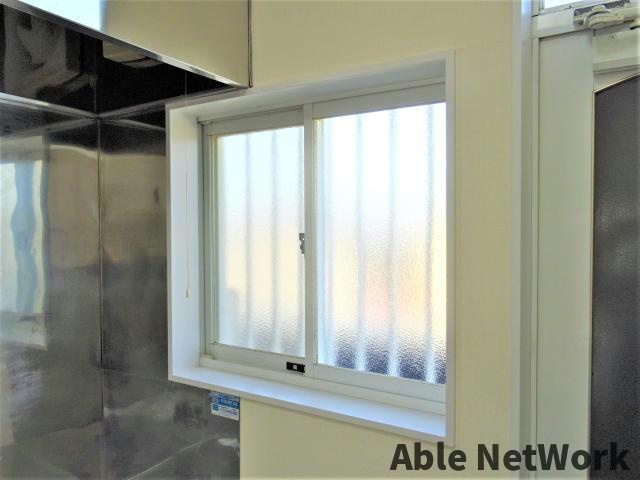 メゾネート鹿島の設備|キッチン窓付き