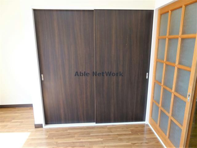 メゾネート鹿島の収納|奥行きもたっぷりな大型収納