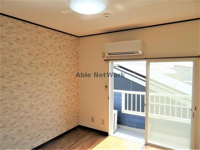 メゾネート鹿島の居間・リビング|エアコン付き