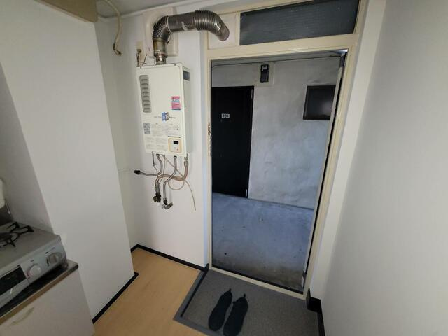 山惣マンションの玄関