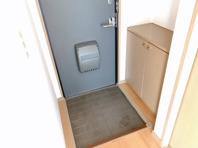 ミズキハイツの玄関|シューズボックスが付いています！