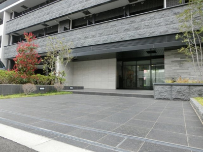 【エントランス】 | エスライズ新大阪フロント