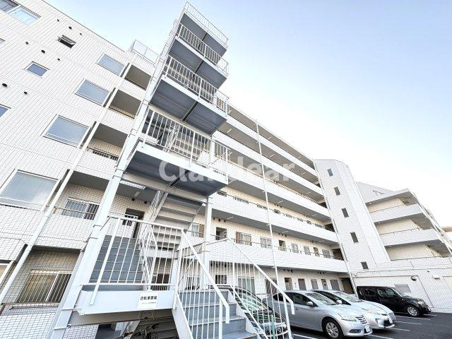 グラン・ドムール五反野の外観|ドキドキの新生活も、安心してスタート。ぴったりの住まいを見つけませんか？クランディアが一緒に住まい選びをサポートします‼　まずは、お気軽にお問合せください　＃クランディア