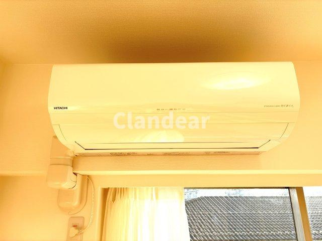 グラン・ドムール五反野の冷暖房・空調設備|新規エアコンが備え付けられているので、お引越し時の初期費用を抑え、すぐに新生活を始められますね♪