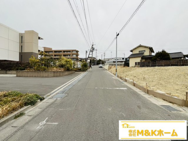 知多市巽が丘4丁目　全2棟　1号棟の前面道路含む現地写真|R8.2.7撮影　南西側接道4ｍ！