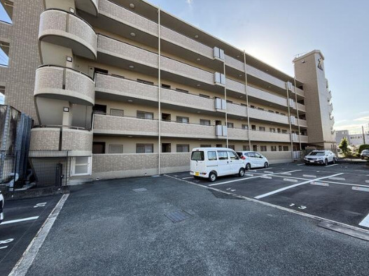 グランコート三島　中央区三島町の駐車場