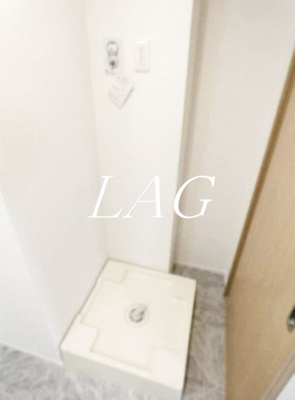 【設備】 | グランヴィラ | 室内洗濯機置き場です。