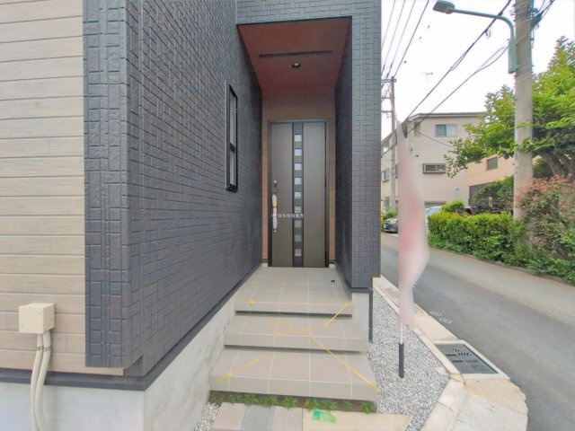 入間郡三芳町大字北永井の新築一戸建の玄関