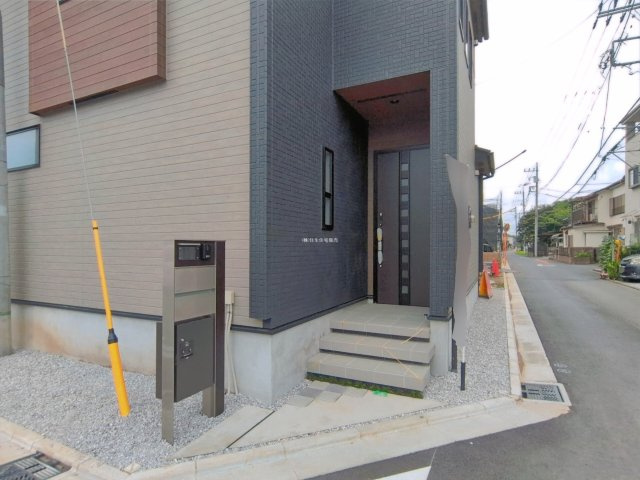 入間郡三芳町大字北永井の新築一戸建の玄関