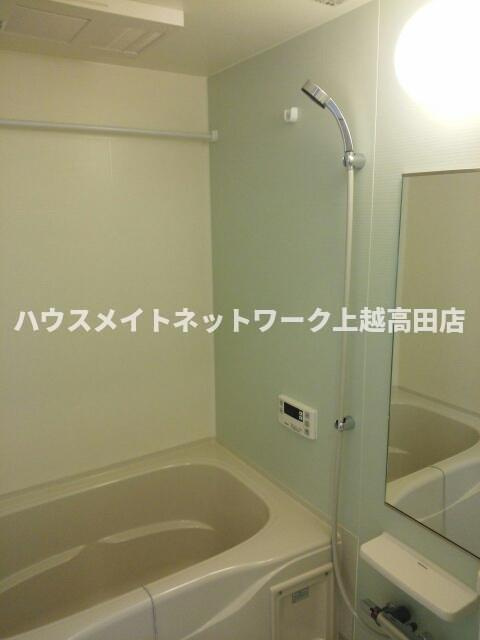 アウローラⅢの浴室|追焚機能付