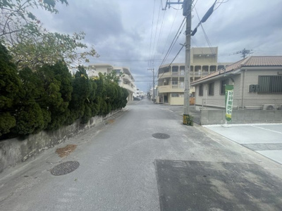 【前面道路含む現地写真】 | 那覇市宇栄原2期（全2棟）ラスト2号棟 | ※北側公道5.76m♪
