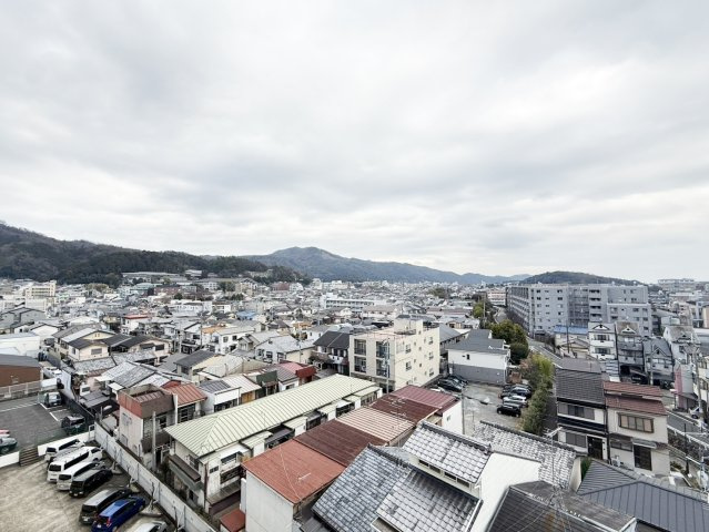 京都一乗寺コーポラスの展望|バルコニー（南側眺望）からは南東側に五山送り火「大」が望めます。