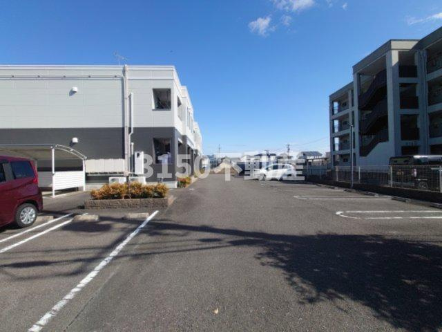 アヴェニール　エムズの駐車場