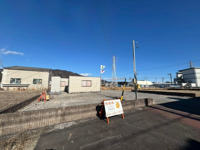 売地の前面道路含む現地写真