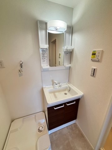 リアル北久里浜パークテラスⅠの洗面所|新築時の写真です